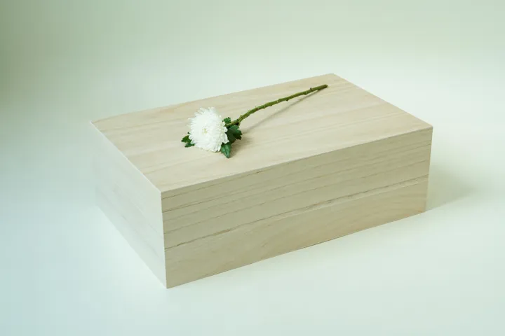 강아지 화장 비용 - 장례용품 견적하는 모습