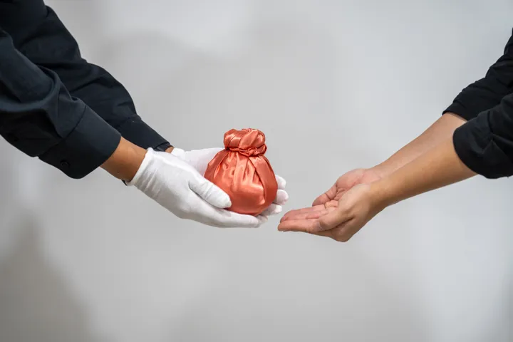 유골 인도 및 안치 모습