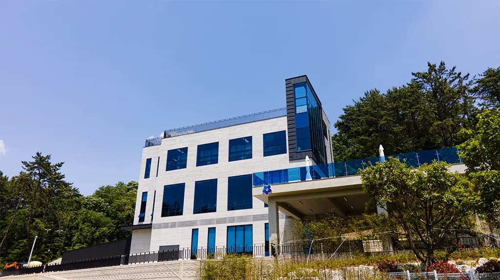 스타티스 메인 이미지